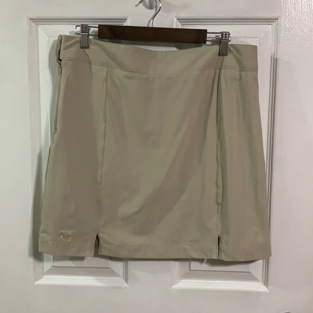 UA skort